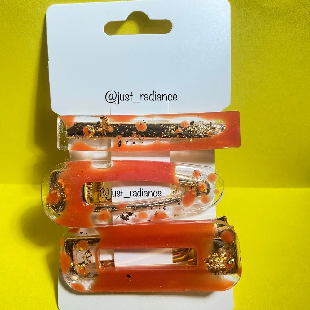 ✨ Pretty orange and gold tone Hair clips